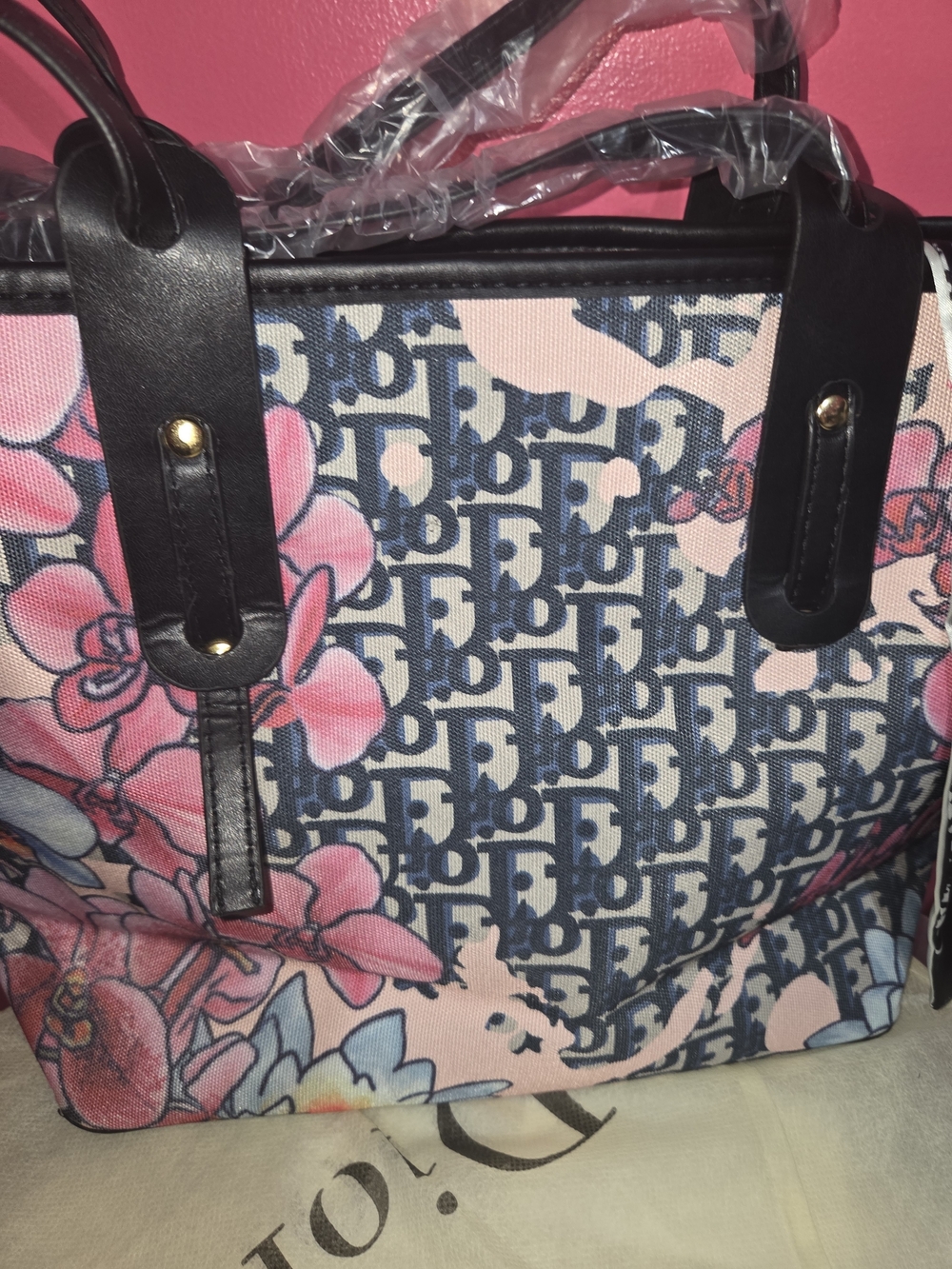 l Tote Bag in Pink and Black
